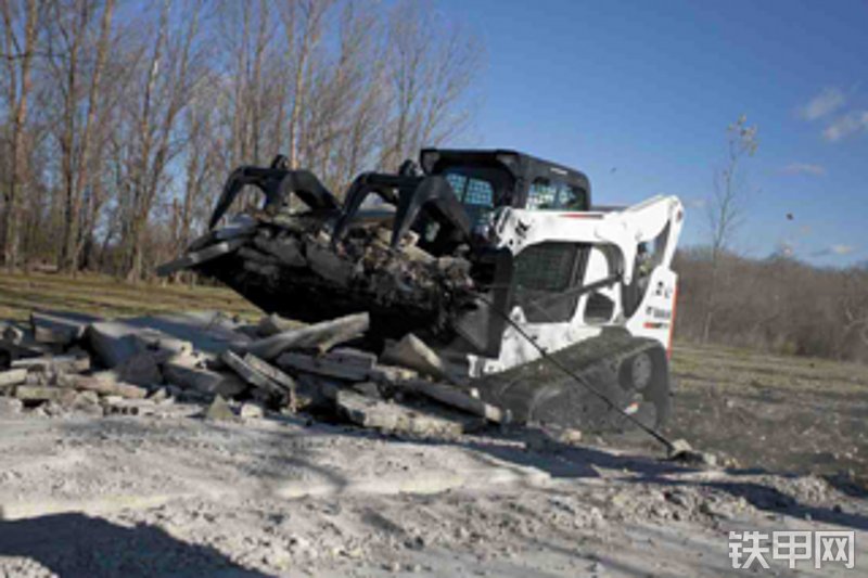 山猫bobcatt750履带滑移装载机