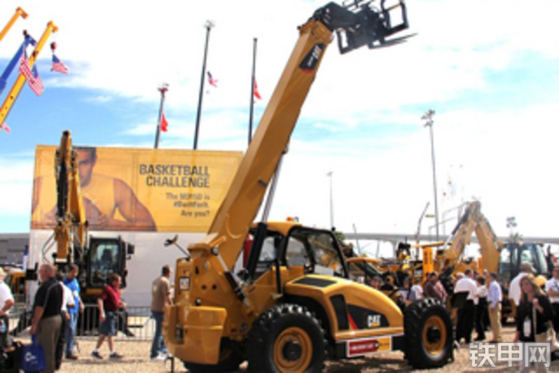 卡特彼勒th514c伸缩臂叉车