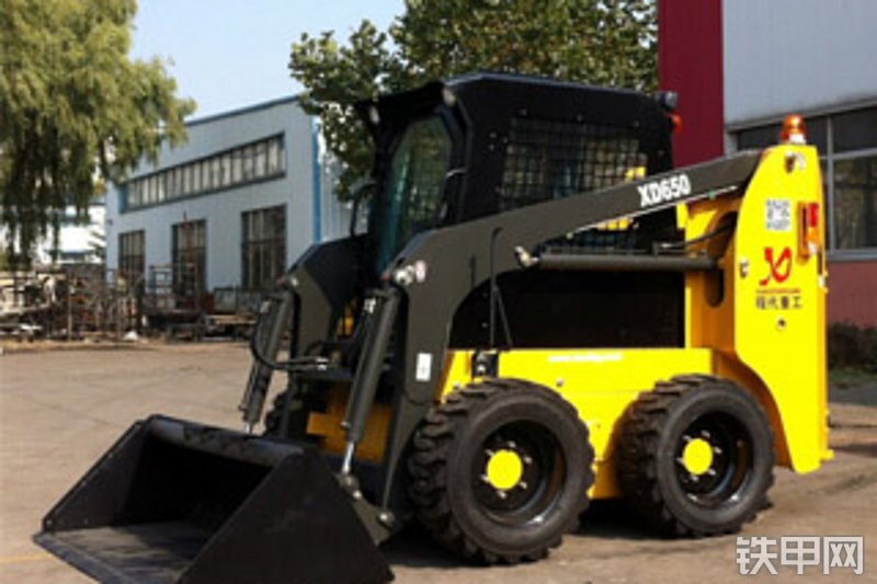 泰安现代重工xd650轮式滑移装载机