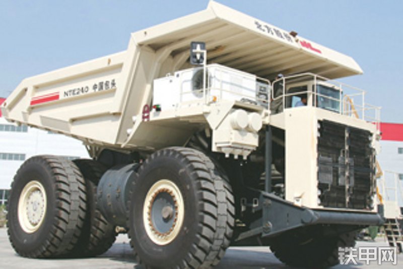 北方股份nte240矿用自卸车