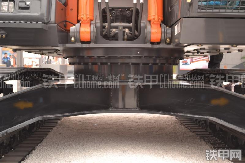 日立ZX260LCH-3G挖掘机局部