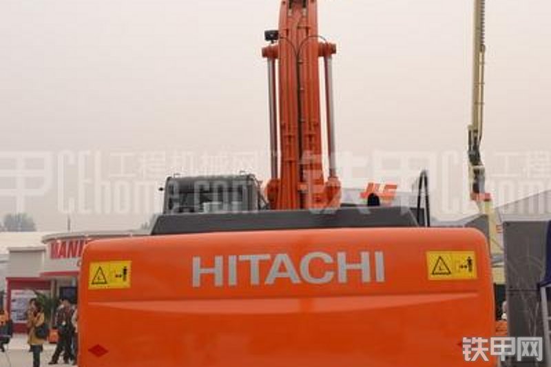 日立ZX260LCH-3G挖掘机整机外观