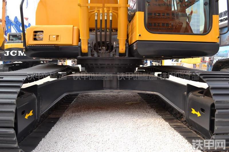 山重建机JCM913D挖掘机局部