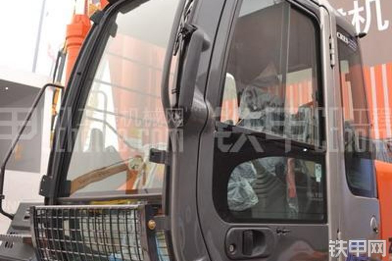 日立ZX360H-3G挖掘机整机外观