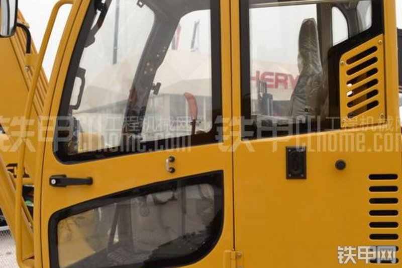 奇瑞迪凯重科CR96挖掘机整机外观