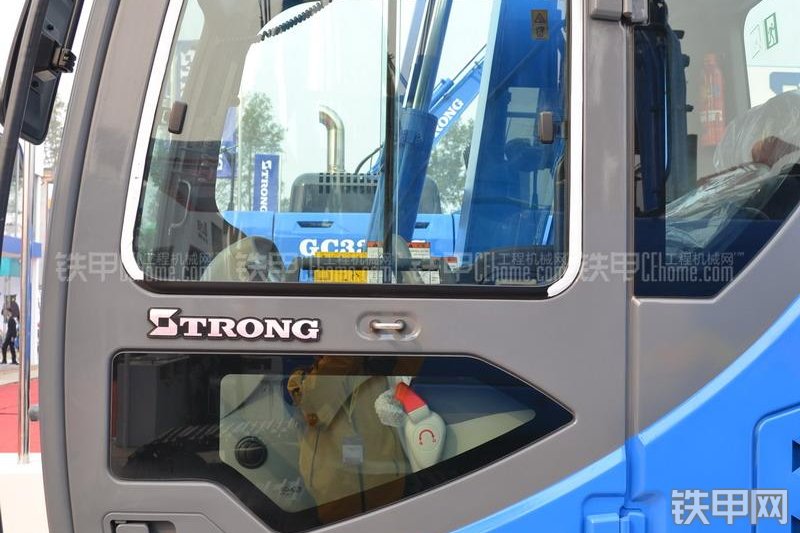 山重建机GC88-8挖掘机局部