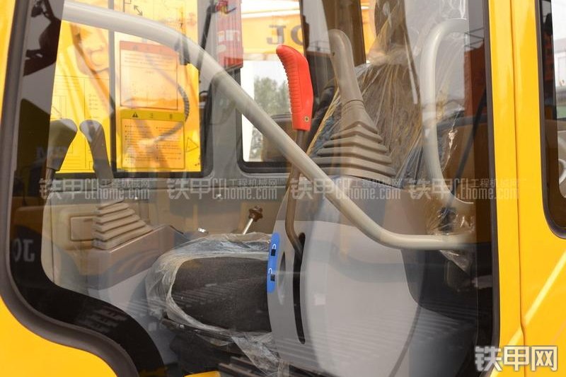 山重建机JCM906D挖掘机局部