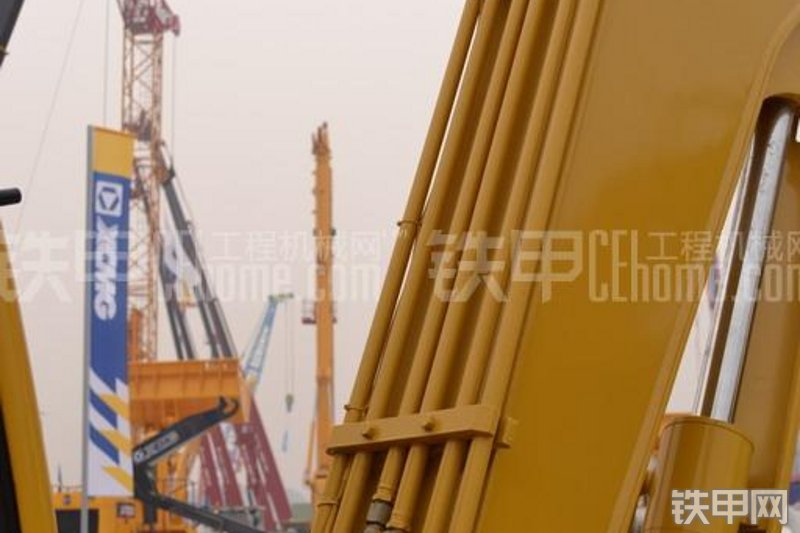 奇瑞迪凯重科CR96挖掘机整机外观