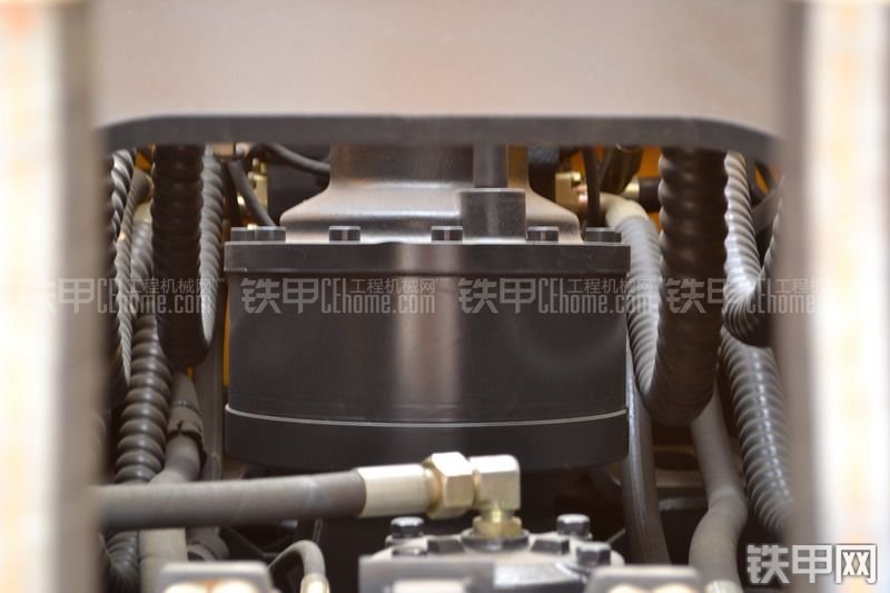 山猫JCM921D滑移装载机局部