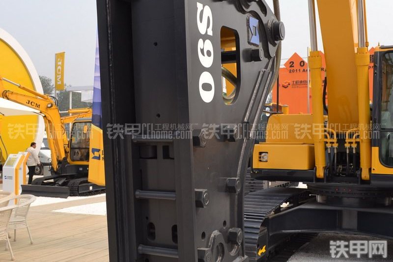 山猫JCM921D滑移装载机局部