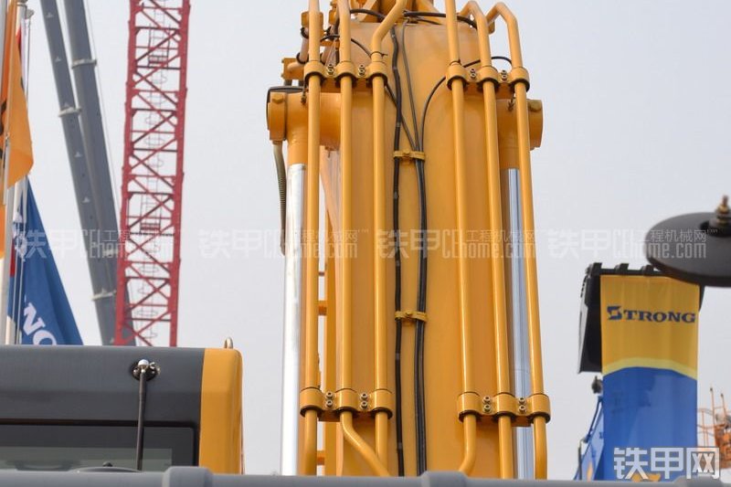 山猫JCM921D滑移装载机局部