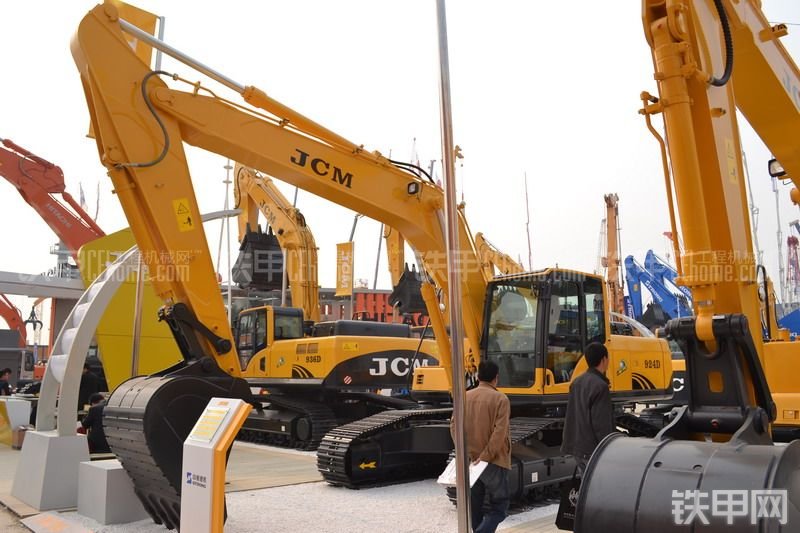 山重建机JCM924D挖掘机整机外观