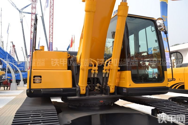 山重建机JCM924D挖掘机局部