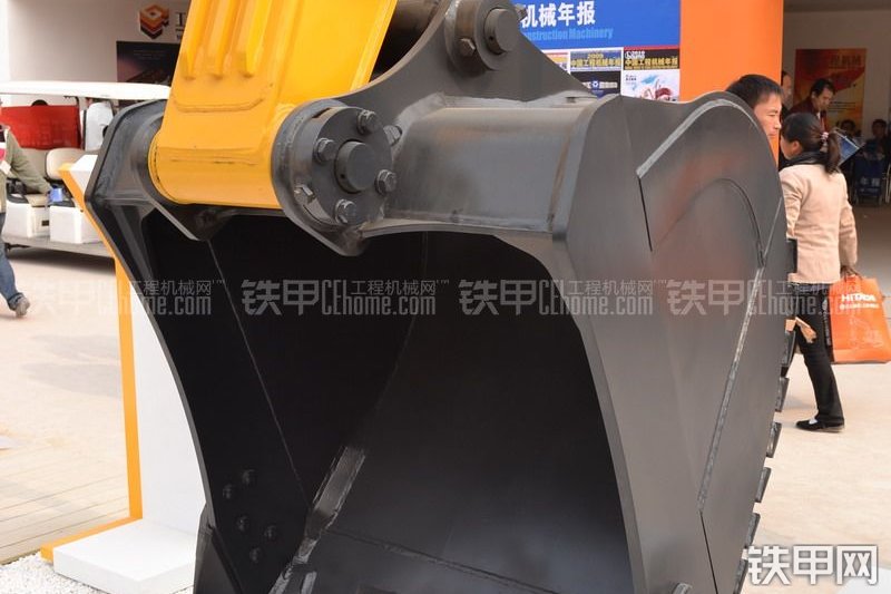 山重建机JCM924D挖掘机局部