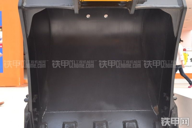 山重建机JCM924D挖掘机局部