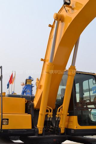 山重建机JCM924D挖掘机局部