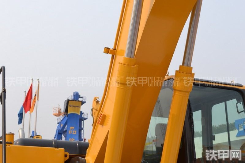 山重建机JCM924D挖掘机局部