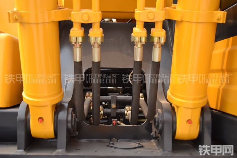 山重建机JCM924D挖掘机局部