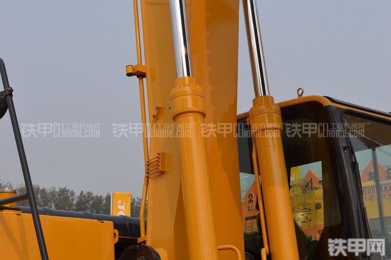 山重建机JCM927D挖掘机局部