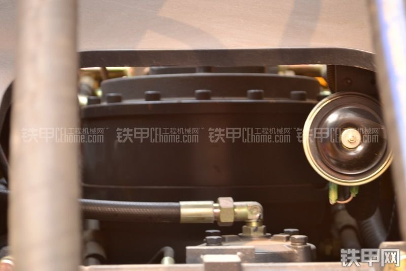 山重建机JCM927D挖掘机局部