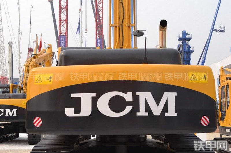 山重建机JCM933D挖掘机局部
