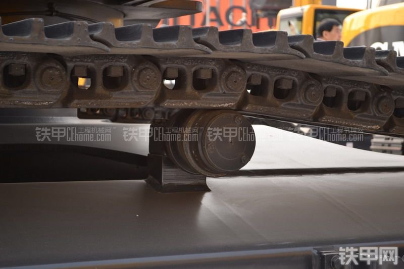 山重建机JCM933D挖掘机局部