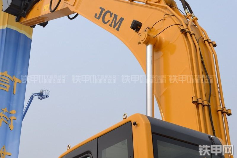 山重建机JCM933D挖掘机局部