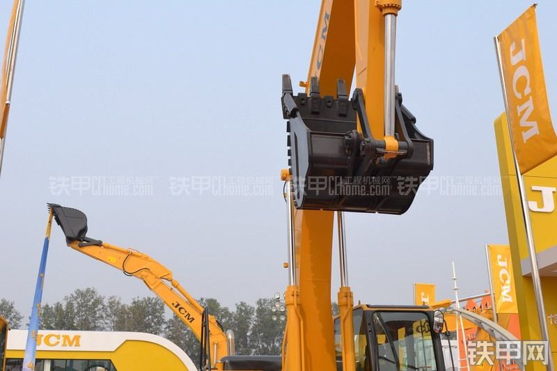 山重建机JCM936D挖掘机整机外观