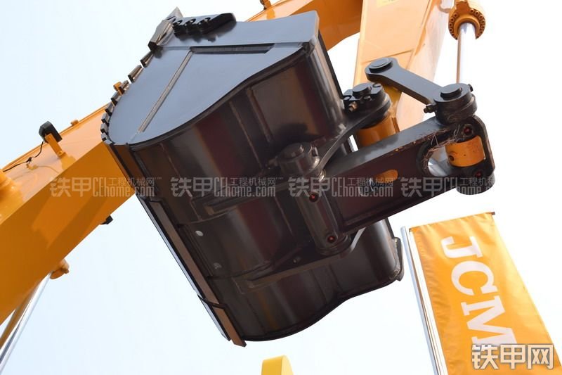 山重建机JCM936D挖掘机局部