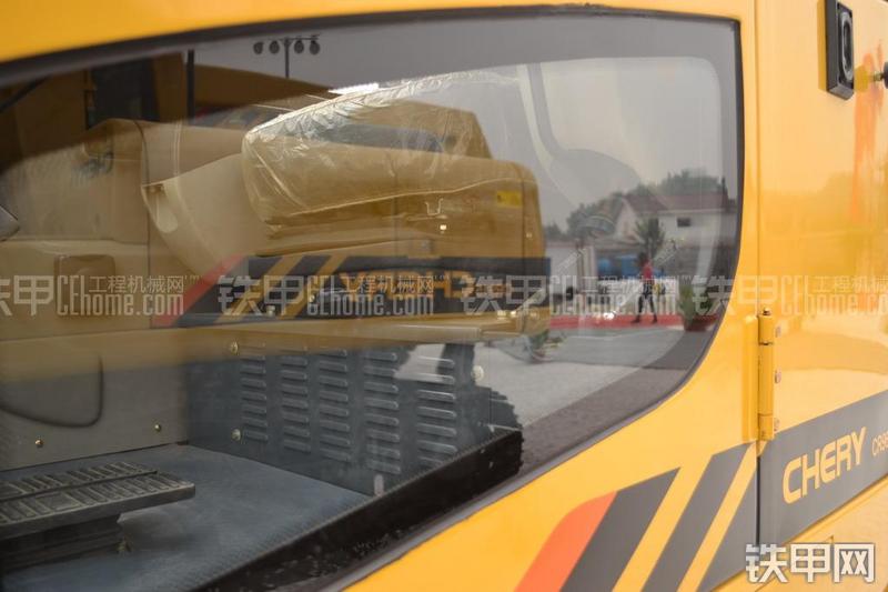 奇瑞迪凯重科CR96挖掘机整机外观