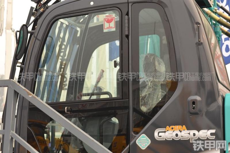 神钢SK480LC-8拆除机加长臂拆除臂局部