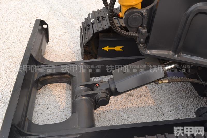 山重建机JCM906D挖掘机局部