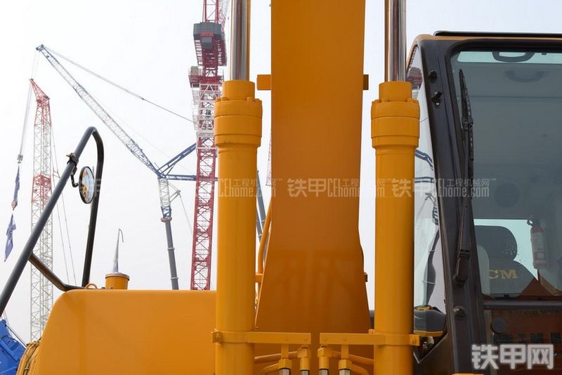 山重建机JCM913D挖掘机局部