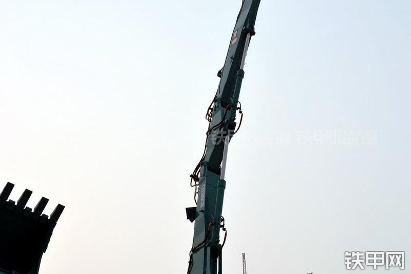 神钢SK480LC-8拆除机加长臂拆除臂局部