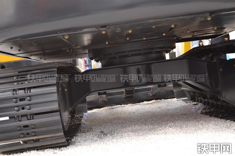 山重建机JCM907D挖掘机局部