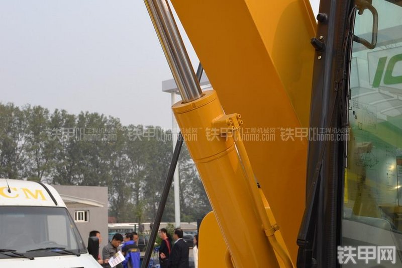 山重建机JCM907D挖掘机局部