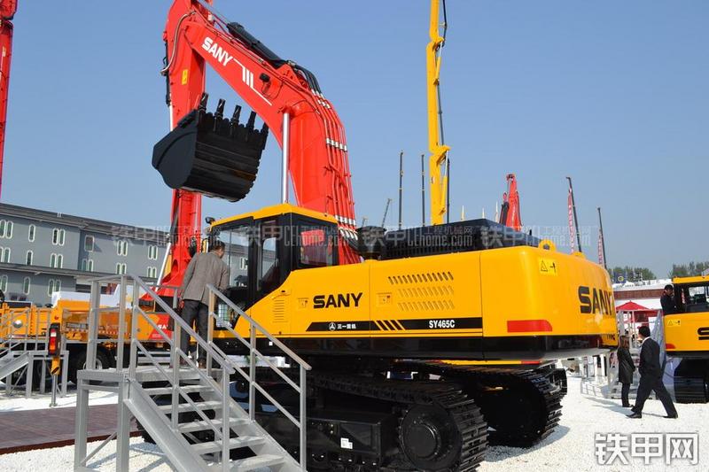 三一重工SY465C挖掘机整机外观