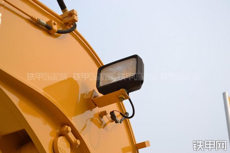 山重建机JCM907D挖掘机局部