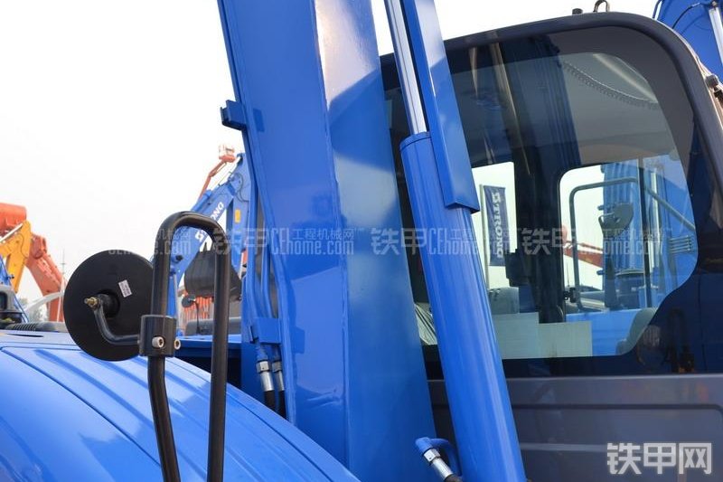 山重建机GC88-8挖掘机局部