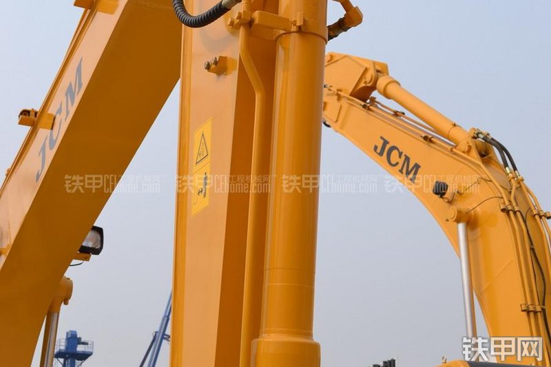 山重建机JCM913D挖掘机局部
