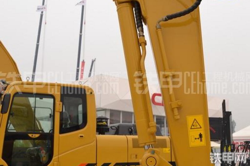 奇瑞迪凯重科CR96挖掘机整机外观
