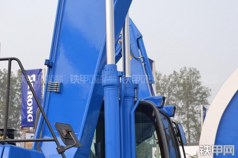 山重建机GC338LC-8挖掘机局部