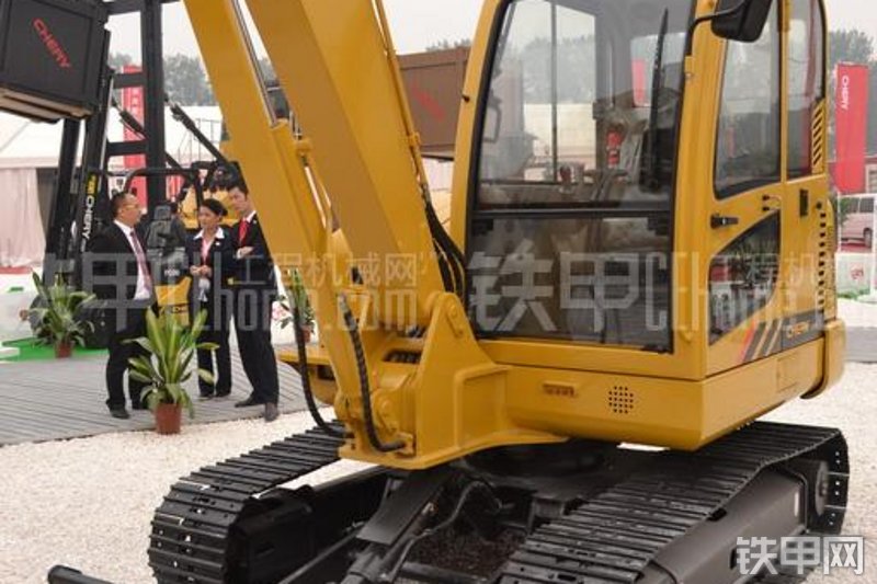 奇瑞迪凯重科CR96挖掘机整机外观