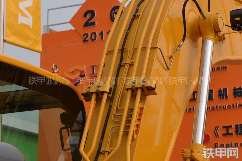 山重建机JCM913D挖掘机局部