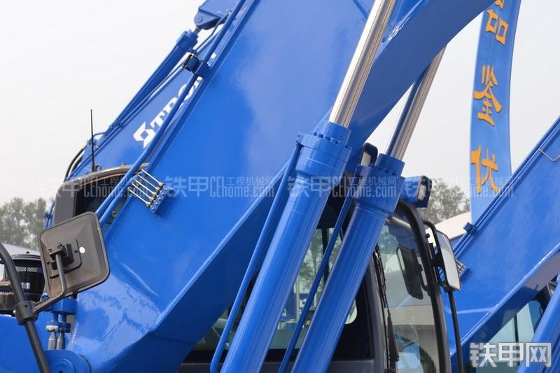 山重建机GC208-8挖掘机局部