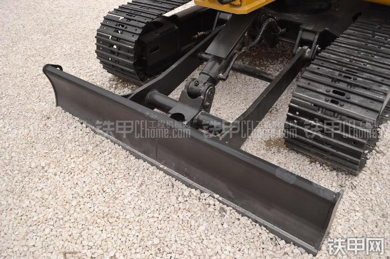 奇瑞迪凯重科CR96挖掘机整机外观