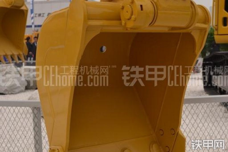 奇瑞迪凯重科CR96挖掘机整机外观