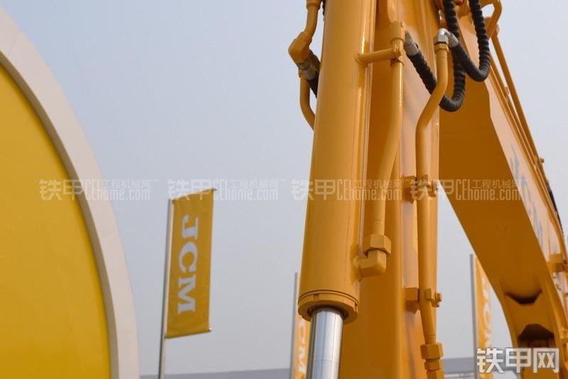 山重建机JCM906D挖掘机局部