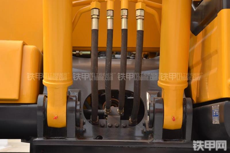 山重建机JCM913D挖掘机局部