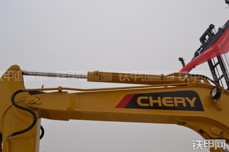 奇瑞迪凯重科CR96挖掘机整机外观